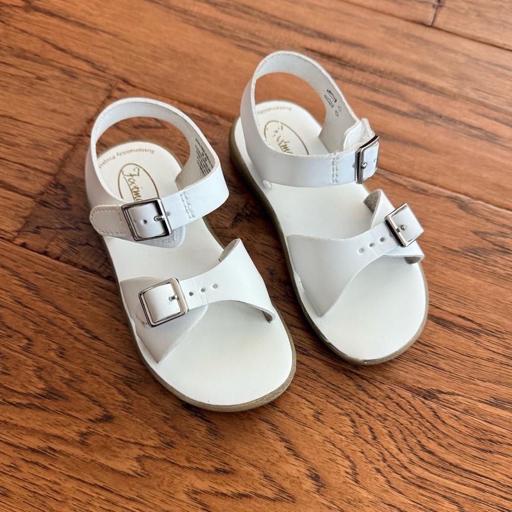 Footmates Tide Waterproof Sandals - EUC - Size 9 White